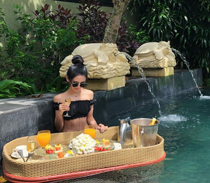 "That's Cheating": Woman Goes Viral For Exposing Chinese Influencers That Fake Being Rich So Well, You'd Never Realize It "That's Cheating": Woman Goes Viral For Exposing Chinese Influencers That Fake Being Rich So Well, You'd Never Realize It