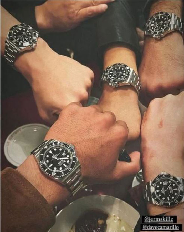 “Best Wrap Gift Ever”: Keanu Reeves Gifts His John Wick 4 Stuntmen A $10,000 Rolex Each As A Thank-You Gift “Best Wrap Gift Ever”: Keanu Reeves Gifts His John Wick 4 Stuntmen A $10,000 Rolex Each As A Thank-You Gift