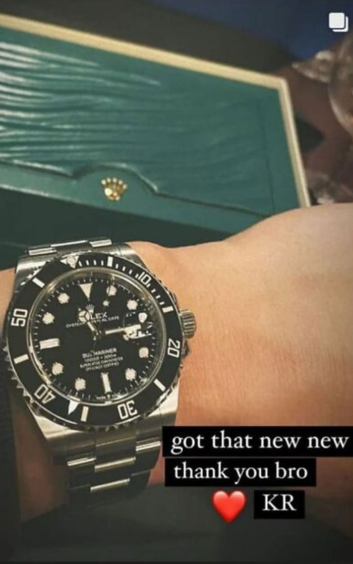 “Best Wrap Gift Ever”: Keanu Reeves Gifts His John Wick 4 Stuntmen A $10,000 Rolex Each As A Thank-You Gift “Best Wrap Gift Ever”: Keanu Reeves Gifts His John Wick 4 Stuntmen A $10,000 Rolex Each As A Thank-You Gift