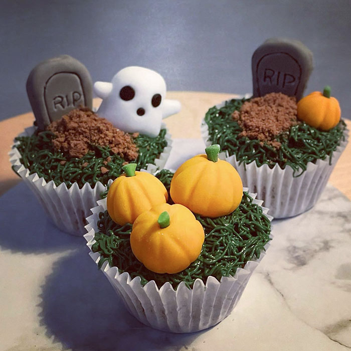 I Baked Spooky Pumpkin Spiced Cupcakes With Salted Caramel Buttercream And Handmade Fondant Decorations