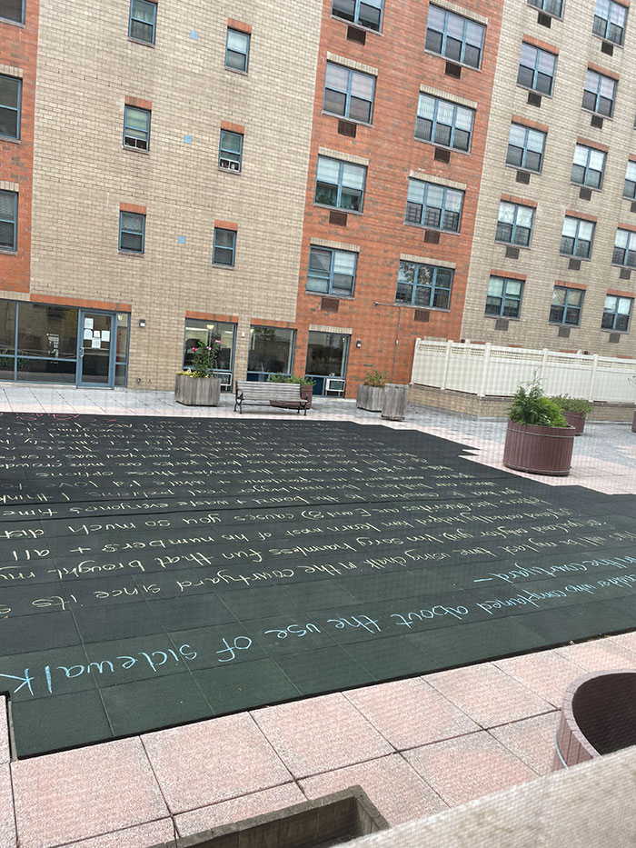 Mom Writes A Letter In Sidewalk Chalk To ‘Karen Neighbor’ Who Complained About Her Toddler’s Drawings And It’s Going Viral Mom Writes A Letter In Sidewalk Chalk To ‘Karen Neighbor’ Who Complained About Her Toddler’s Drawings And It’s Going Viral