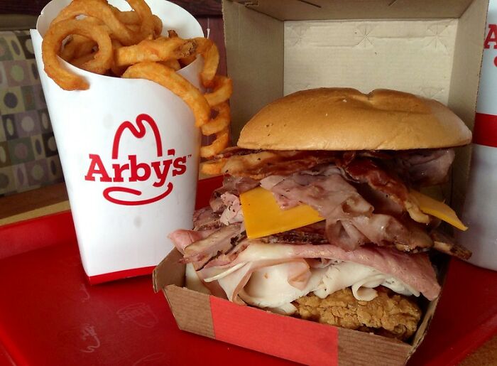 30 Dishes People Should Stop Ordering As Revealed By Fast Food Workers Online