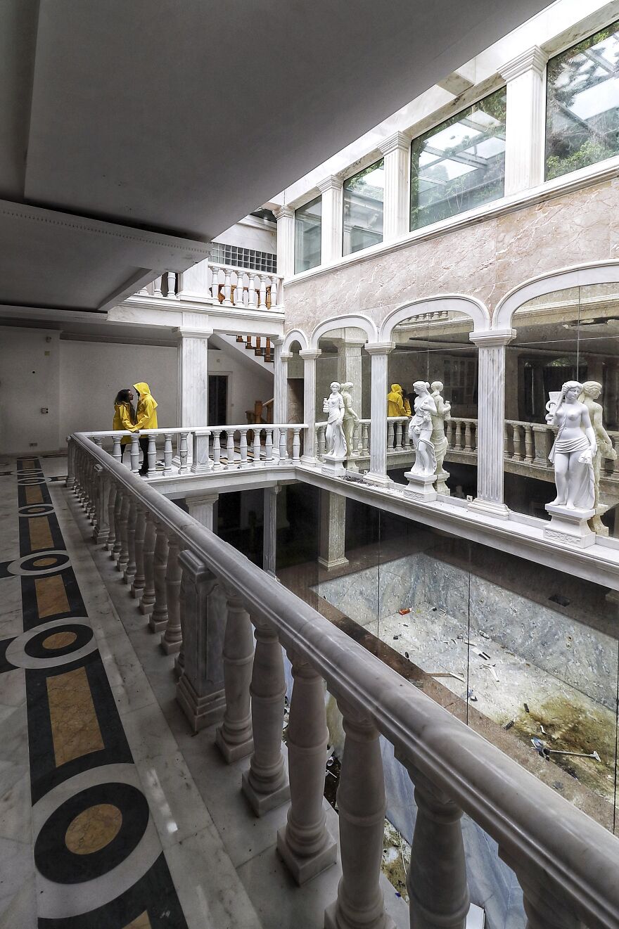 The Yellow Jackets Found The Abandoned Disney Castle The Yellow Jackets Found The Abandoned Disney Castle