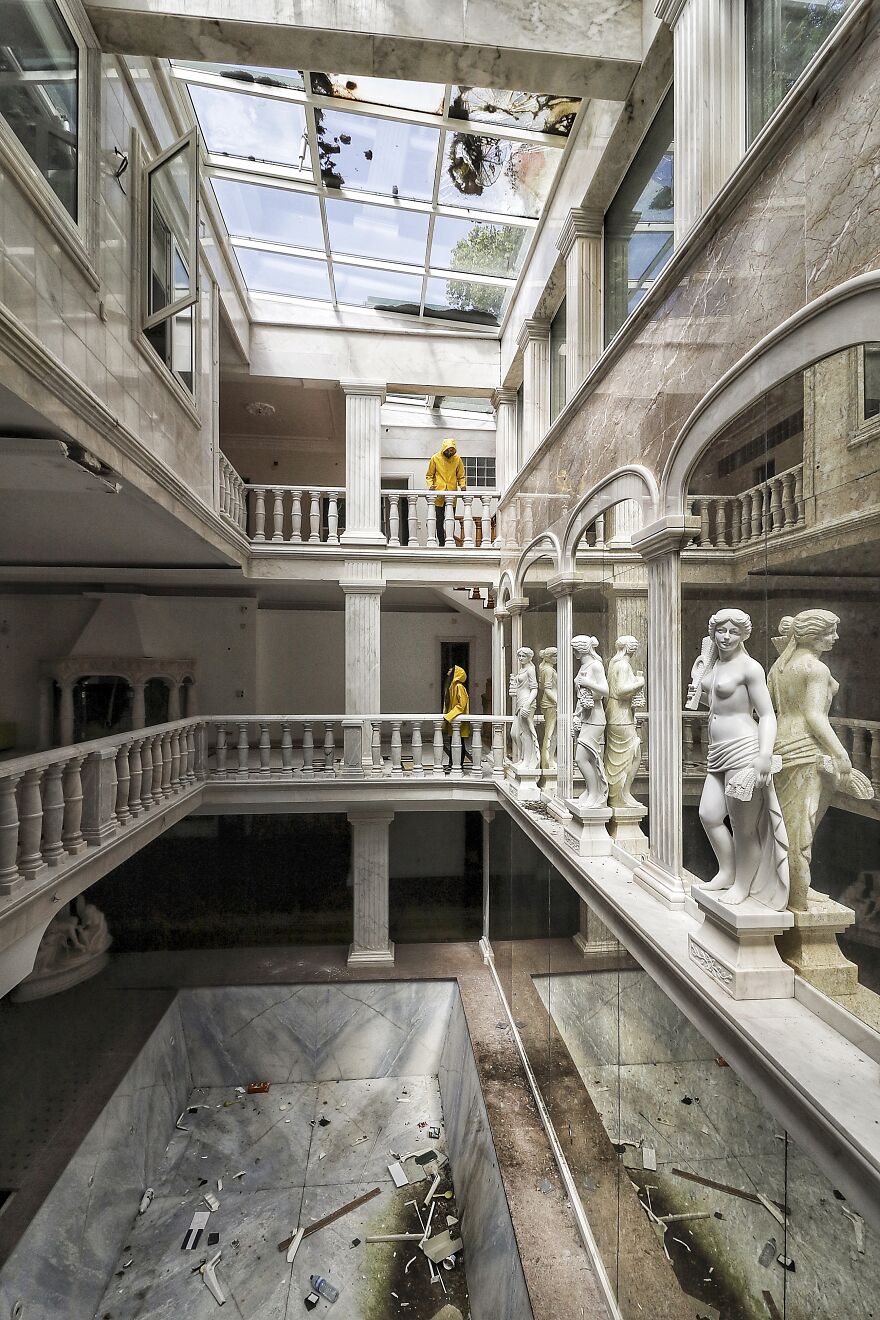 The Yellow Jackets Found The Abandoned Disney Castle The Yellow Jackets Found The Abandoned Disney Castle