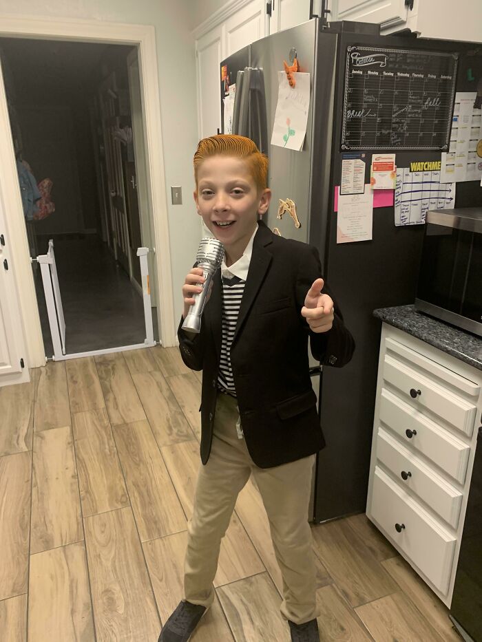 Mi hijo decidió hacer Rick Roll para Halloween en su escuela