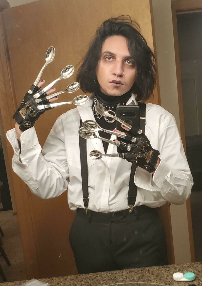 Wanted To Be Edward Scissorhands But Also Be Able To Get Into Bars, So I Give You Edward Spoonhands