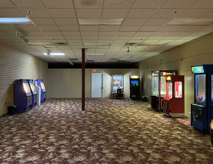 Arcade In The Local Dead Mall