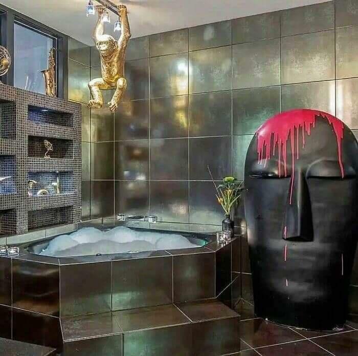 Todo en este cuarto de baño dice: "Soy rico y un perturbado mental"