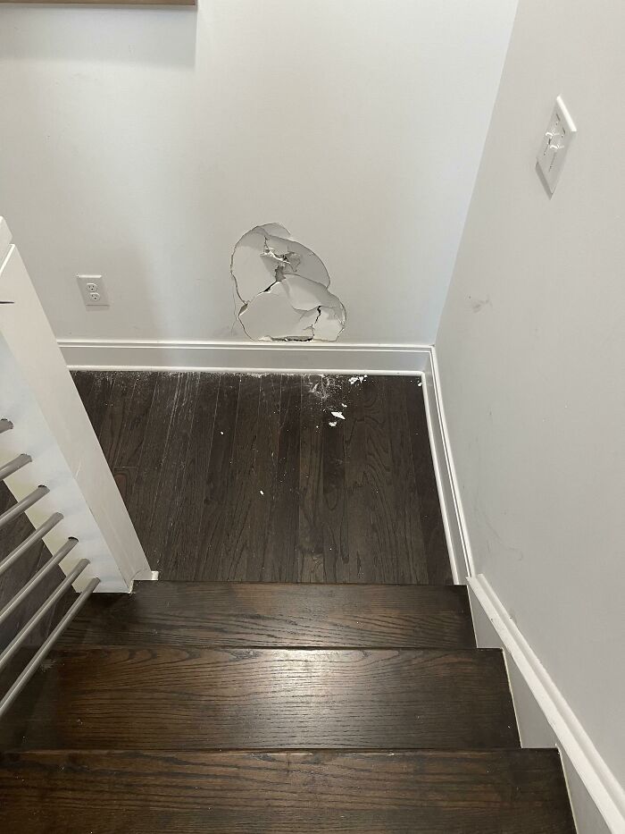 Mi amigo se cayó por las escaleras de nuestro Airbnb