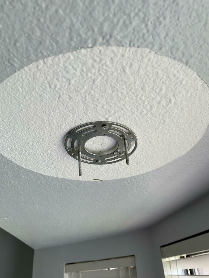 Bought A House Last Year And Wondered Why This Light Never Worked. Finally Took It Off To Have A Look At The Wiring...