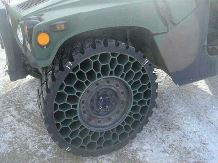 Un neumático sin aire