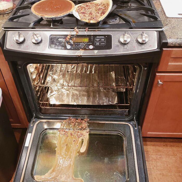 Line Oven With Tin Foil To Catch Thanksgiving Drippings