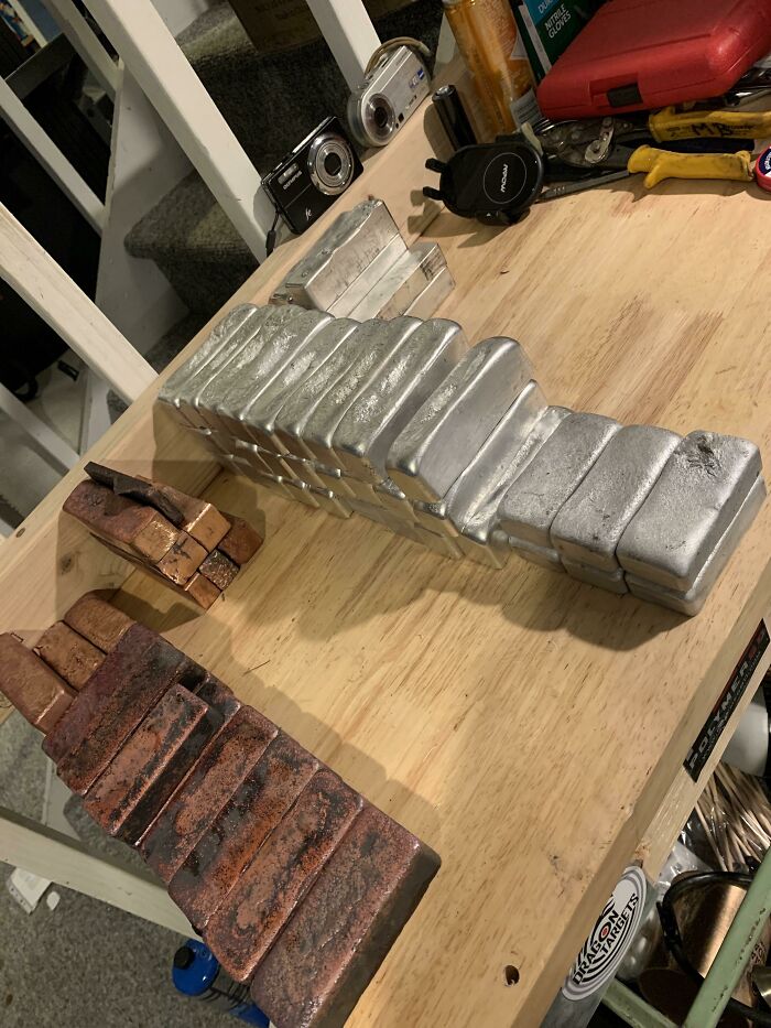 Past 2-3 Weeks I’ve Found And Melted All Of This Aluminum Copper And Pewter. I Found 4 Cameras 3 Power Tools And 2 Bikes. For A Grand Total Of 340$ Not Including All The Metal In This Picture. Also Found A Few Computers And Laptops That I Will Be Scrapping Since They Do Not Work