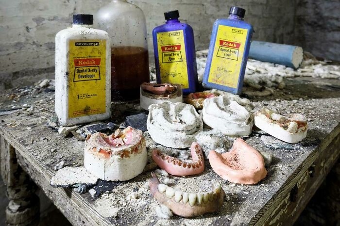 Dentures Found Inside An Abandoned Asylum