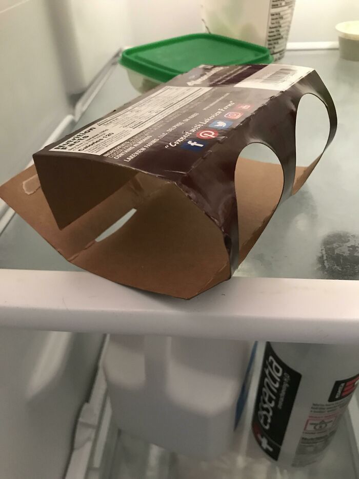 Mi novio deja empaques vacíos en el refrigerador
