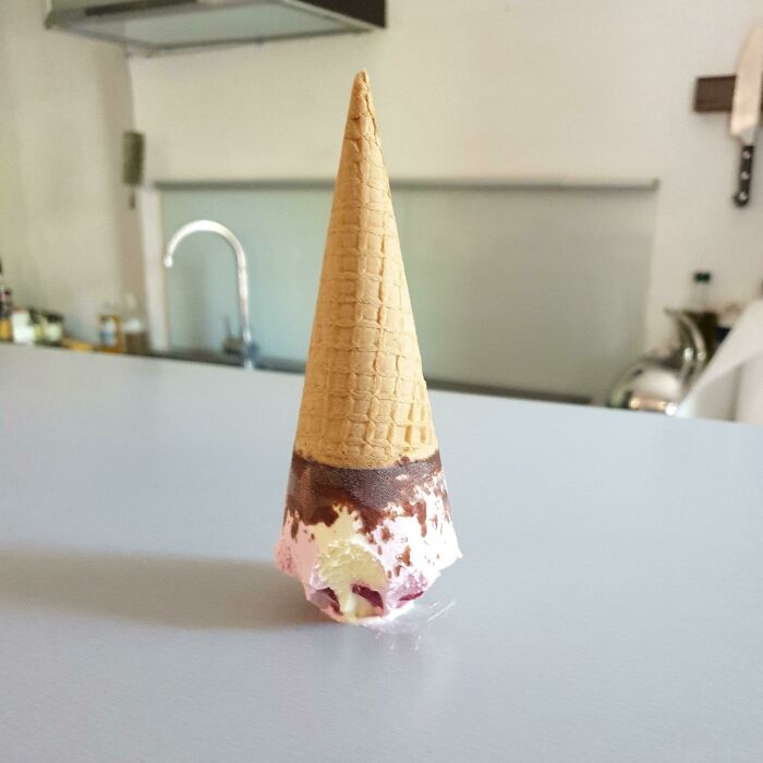  #41 La forma en que mi novio dejó su cono de helado mientras iba a orinar