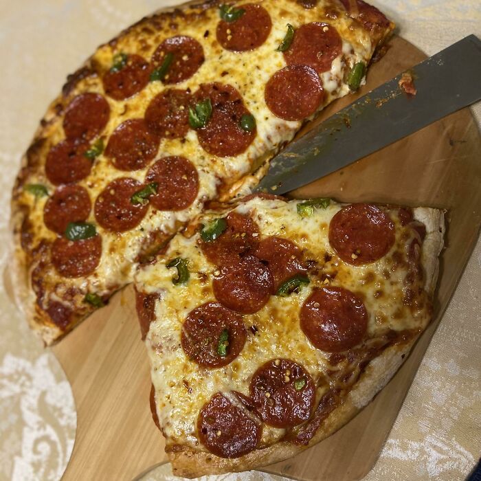 How My Husband Cut This Pizza. Do I… Do I Stay Married?