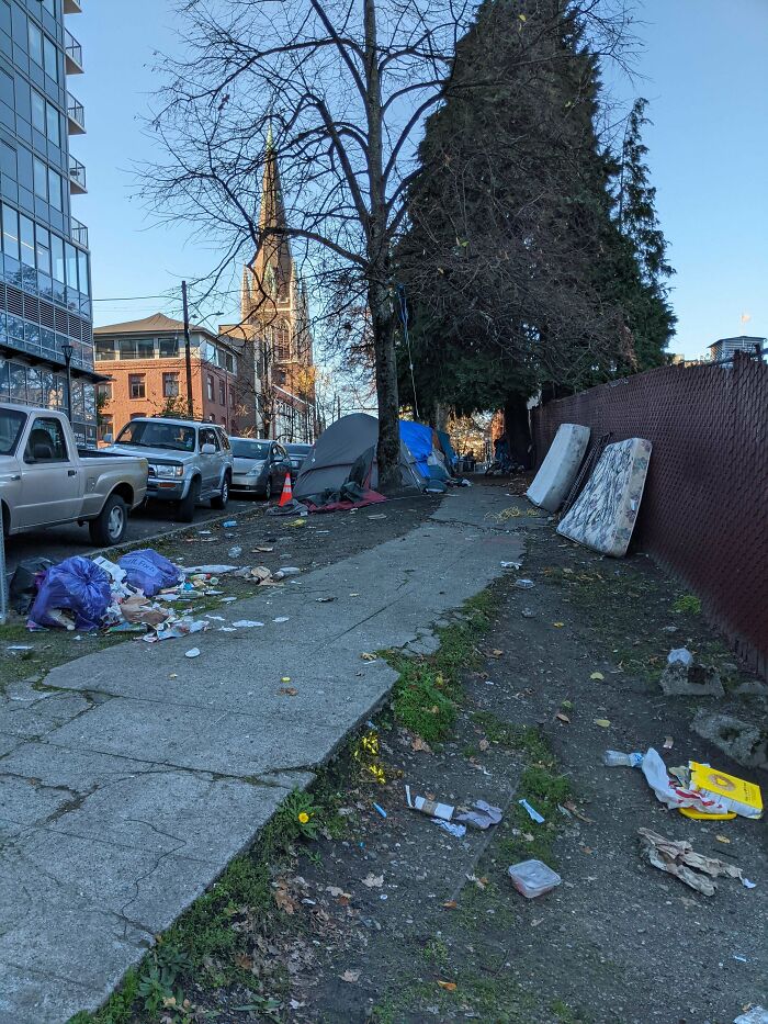 1/10 Of Seattle's Apartments Are Empty. There Is No Excuse For People Having To Live Like This