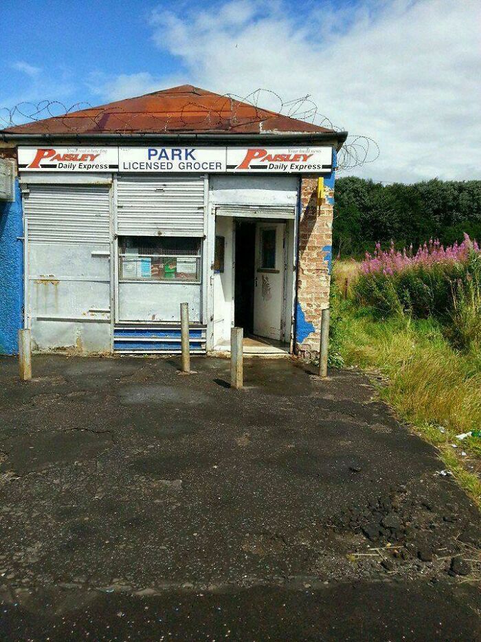 Local Shop In Ferguslie Park, Paisley, The Area Is Notorious For High Levels Of Crime And Poverty, Being Named As The Most Deprived Area In Scotland Twice