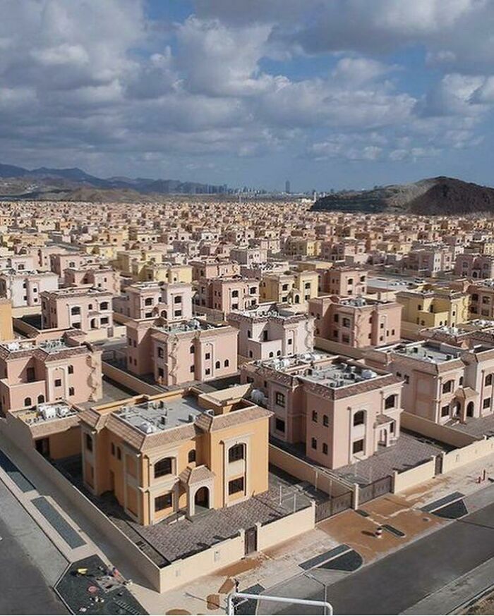 Residential District Outside Of Dubai