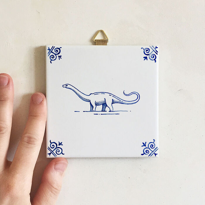 Azulejo de cerámica pintado a mano con un Diplodocus
