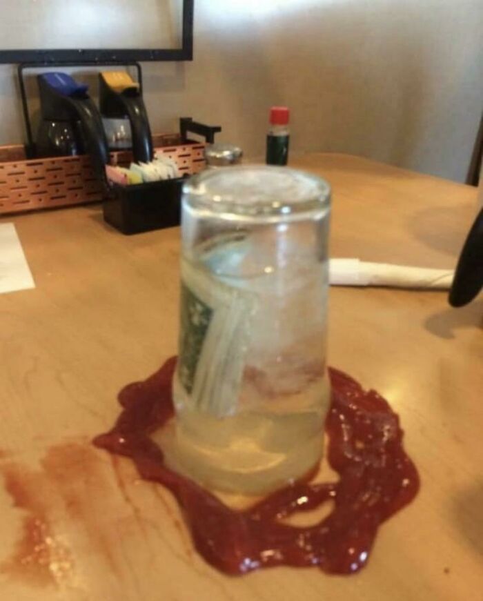 The Absolute Worst Way To Leave A Tip For Anyone
