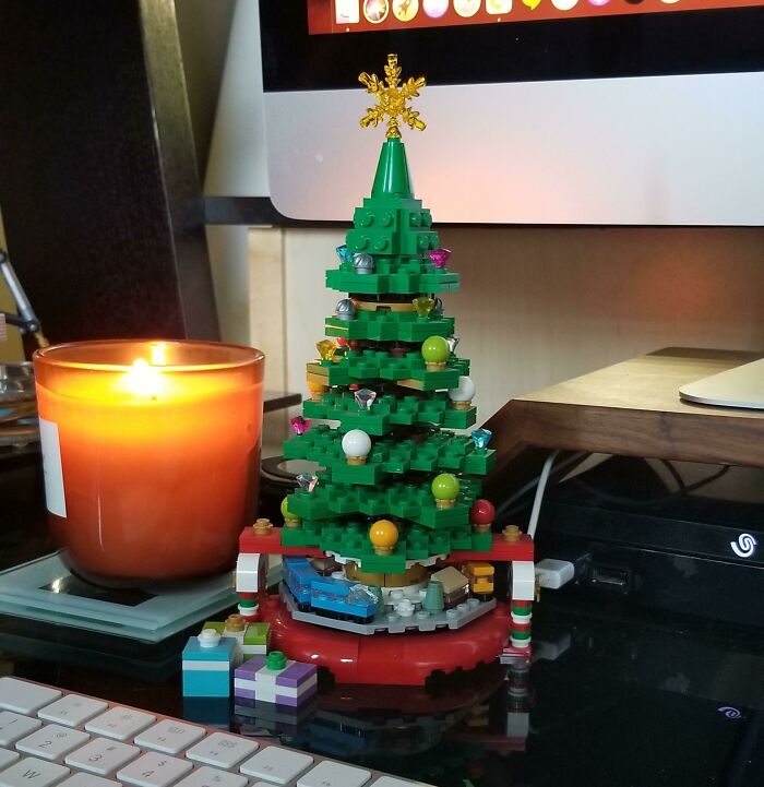 Loving The LEGO Xmas Tree I Put On My Desk At Work