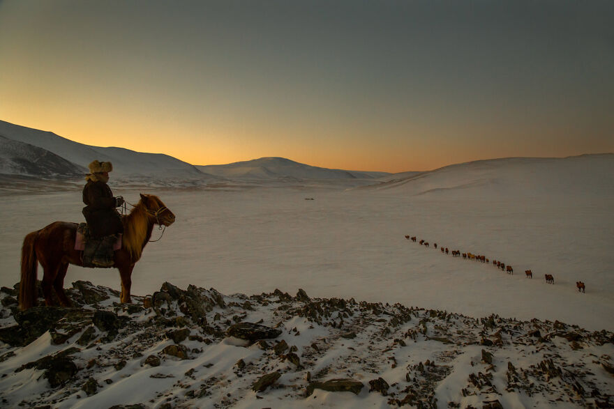 10 Photos That Won The Independent Photographer’s Contest In “People Photography”