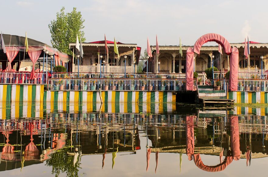 "English Palaces On The Water'' "English Palaces On The Water''