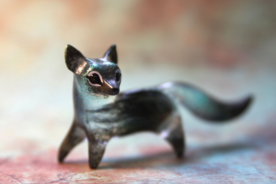 My Studio Makes Transparent Animal Sculptures With Pieces Of Nature Inside My Studio Makes Transparent Animal Sculptures With Pieces Of Nature Inside