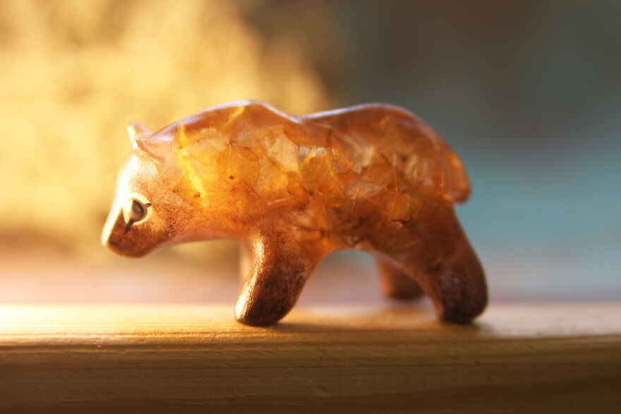 My Studio Makes Transparent Animal Sculptures With Pieces Of Nature Inside My Studio Makes Transparent Animal Sculptures With Pieces Of Nature Inside