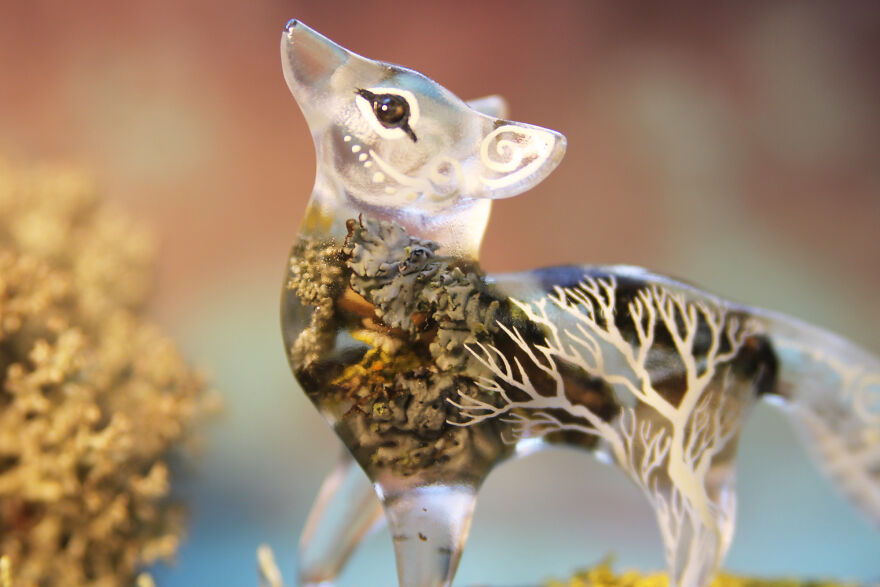 My Studio Makes Transparent Animal Sculptures With Pieces Of Nature Inside My Studio Makes Transparent Animal Sculptures With Pieces Of Nature Inside