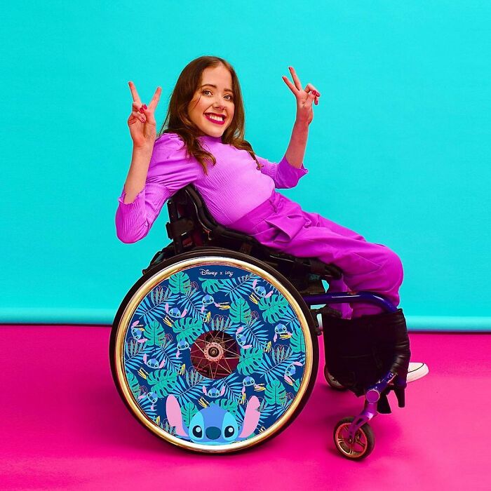https://www.boredpanda.com/blog/wp-content/uploads/2021/11/These-Sisters-turn-wheelchairs-into-works-of-art-with-colorful-wheel-covers-61978357e2f3c__700.jpg