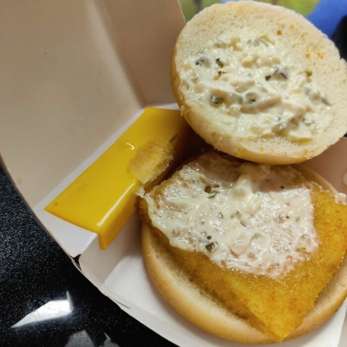 Customers Share Their Worst McDonald’s Orders On This Instagram Account (30 Pics)
