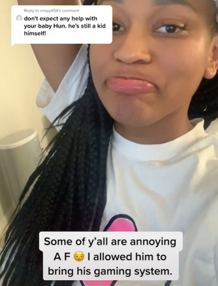 "My Boyfriend Brought His Entire Gaming System To The Hospital During My 21-Hour-Long Induction" "My Boyfriend Brought His Entire Gaming System To The Hospital During My 21-Hour-Long Induction"