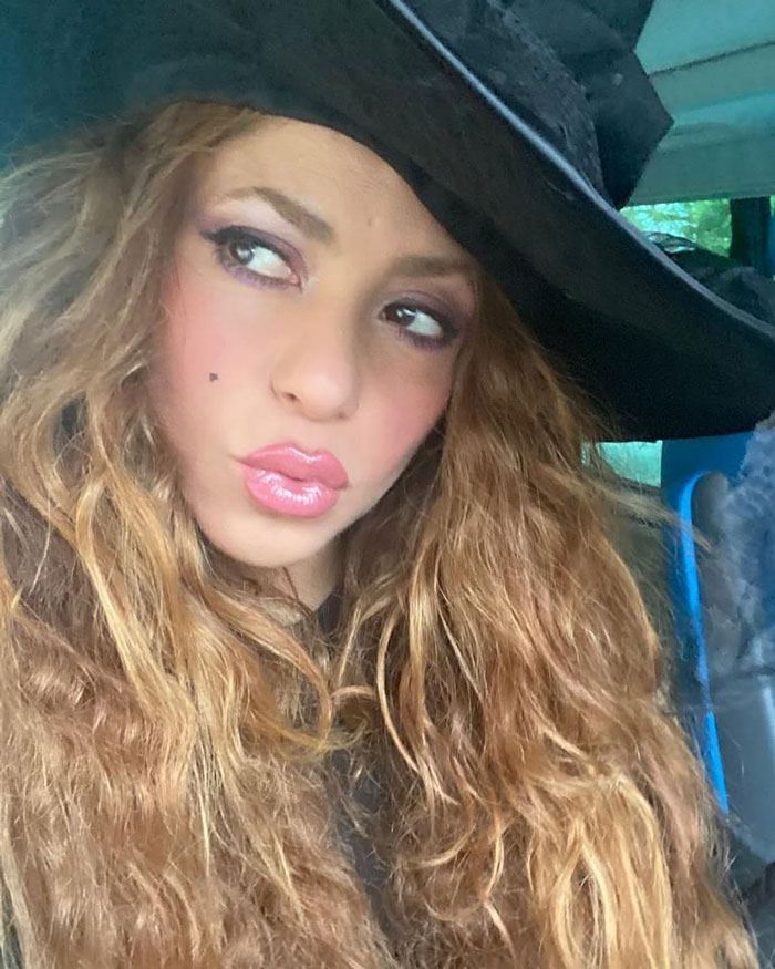 Shakira As A Witch