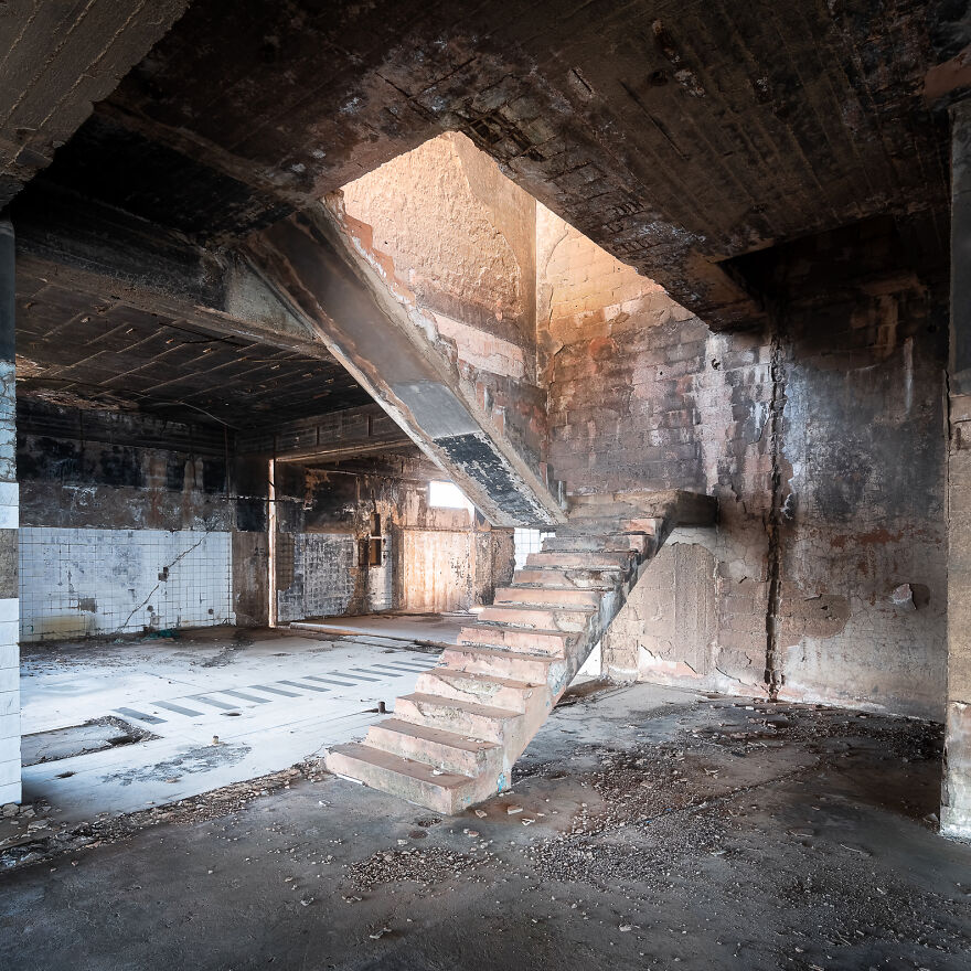 I Photographed The Abandoned Holiday Inn Hotel In Beirut, Lebanon