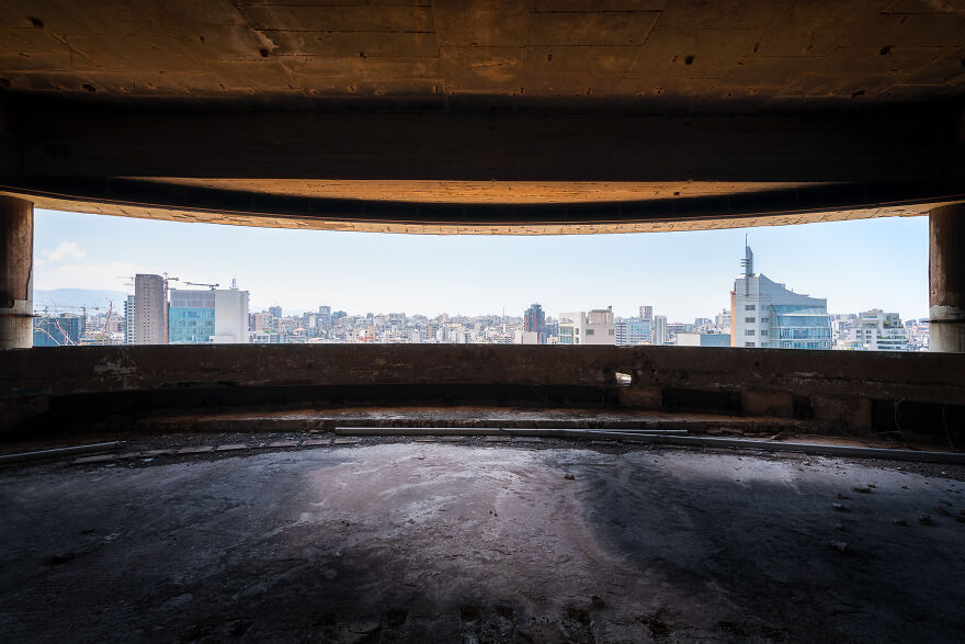 I Photographed The Abandoned Holiday Inn Hotel In Beirut, Lebanon I Photographed The Abandoned Holiday Inn Hotel In Beirut, Lebanon