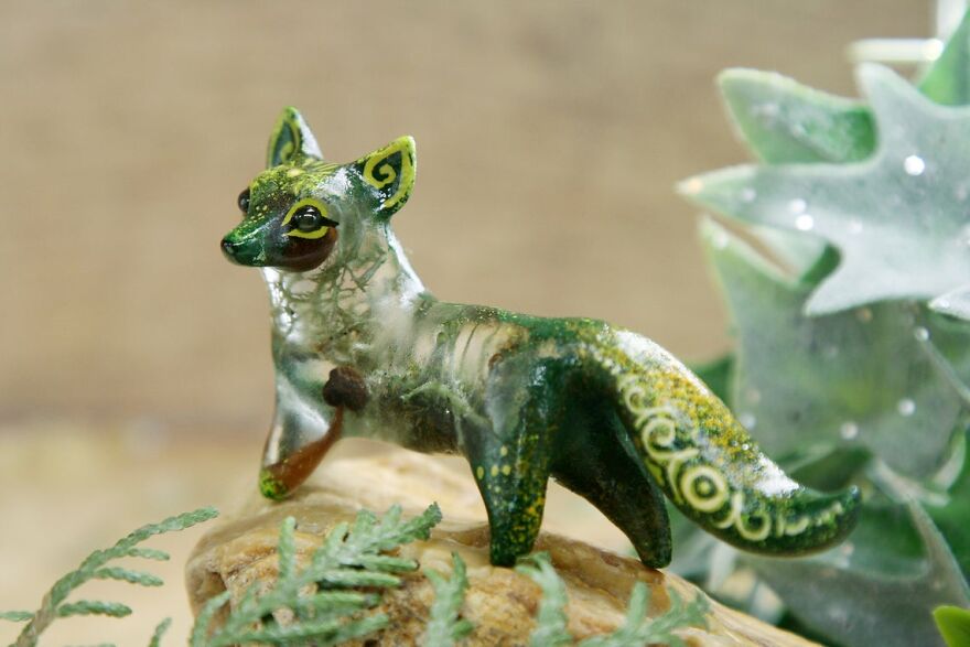 My Studio Makes Transparent Animal Sculptures With Pieces Of Nature Inside My Studio Makes Transparent Animal Sculptures With Pieces Of Nature Inside