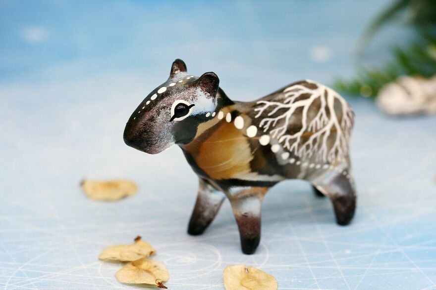 My Studio Makes Transparent Animal Sculptures With Pieces Of Nature Inside My Studio Makes Transparent Animal Sculptures With Pieces Of Nature Inside