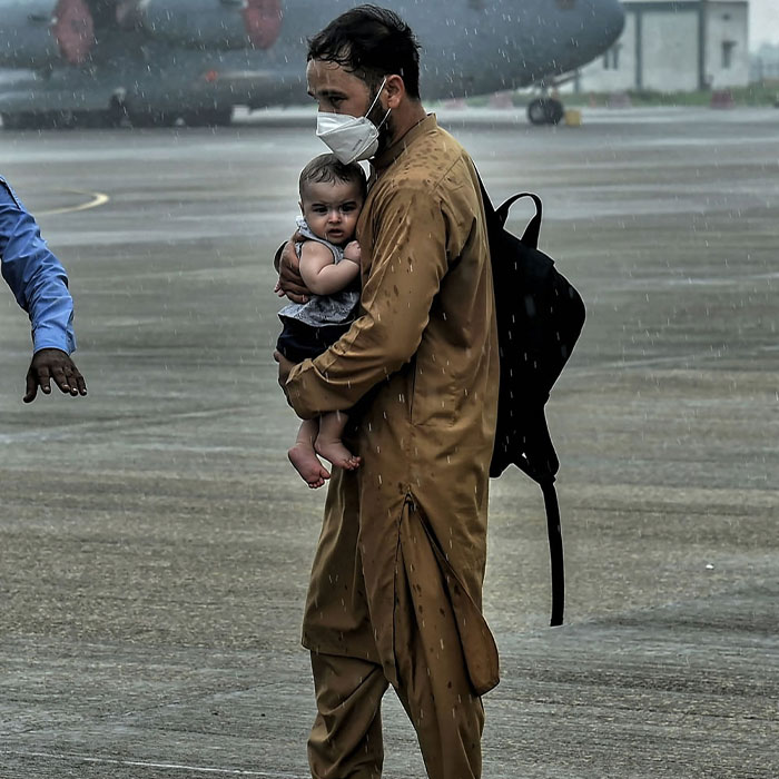 19 Thought-Provoking Photographs That Have Won The Indian Photo Festival Portrait Prize, 2021