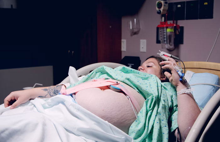 Pregnancy In The Media Is Often Sugar-Coated And These Women Are Not Having It (30 Stories)