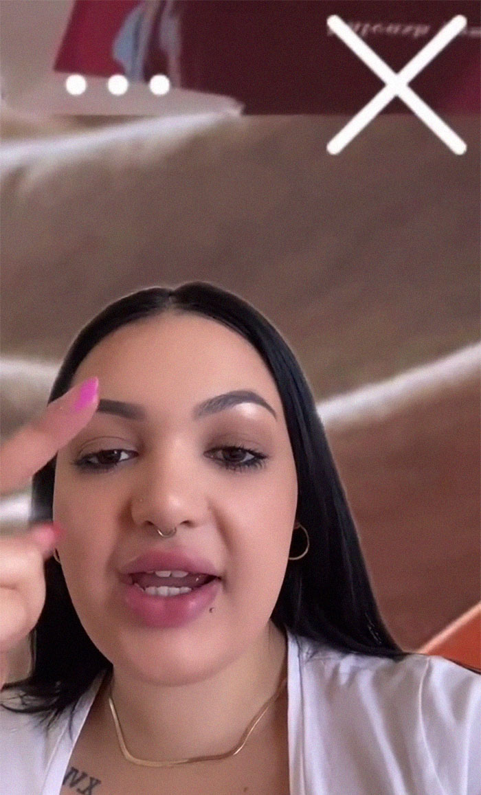 "Our Packaging Can Be Seen In The Background:" Small Business Owner Exposes Lying Customer "Our Packaging Can Be Seen In The Background:" Small Business Owner Exposes Lying Customer