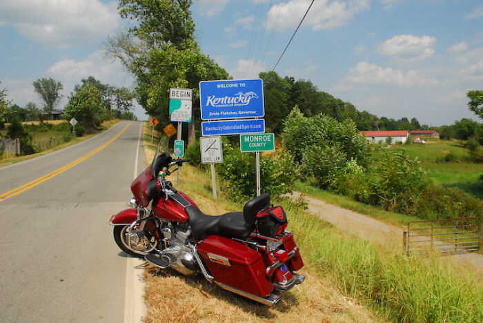 16-Year-Old Was Rescued From A 61-Year-Old Man When She Used A Hand Gesture She Learned On Tiktok To Signal Abuse 16-Year-Old Was Rescued From A 61-Year-Old Man When She Used A Hand Gesture She Learned On Tiktok To Signal Abuse