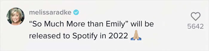 Woman Claps Back At Cheating Ex By Reading His Pathetic Apology Text With Live 'Sad Violin' Accompaniment Woman Claps Back At Cheating Ex By Reading His Pathetic Apology Text With Live 'Sad Violin' Accompaniment