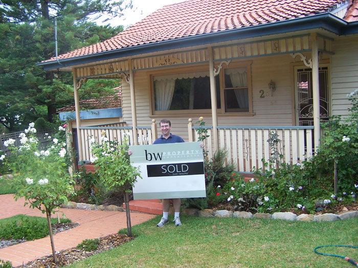 “He Hasn’t Talked To Me For 3 Days Now”: Boyfriend Upset His Name Won’t Be On House His GF Is Buying For Them “He Hasn’t Talked To Me For 3 Days Now”: Boyfriend Upset His Name Won’t Be On House His GF Is Buying For Them