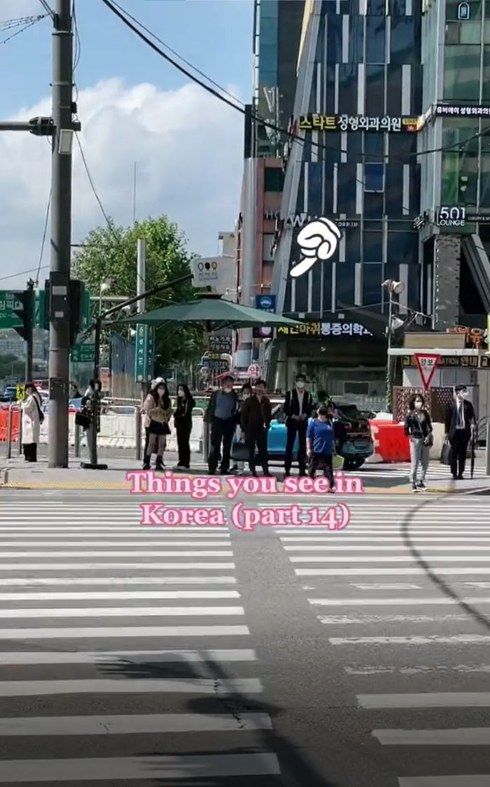 Korea Has Sun Umbrellas On Sidewalks