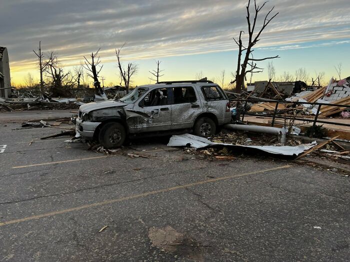 Guy Snaps Eye-Opening Photos Of Mayfield Tornado Aftermath, Goes Viral With 155K Upvotes