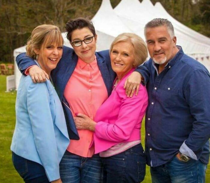 Though He Usually Keeps It Hidden, Paul Hollywood Actually Has A Tiny, Backwards Hand