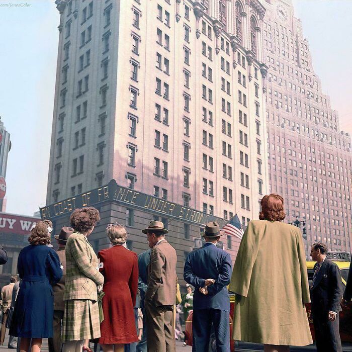 New Yorkers Learn Of The D-Day Invasion On June 6, 1944